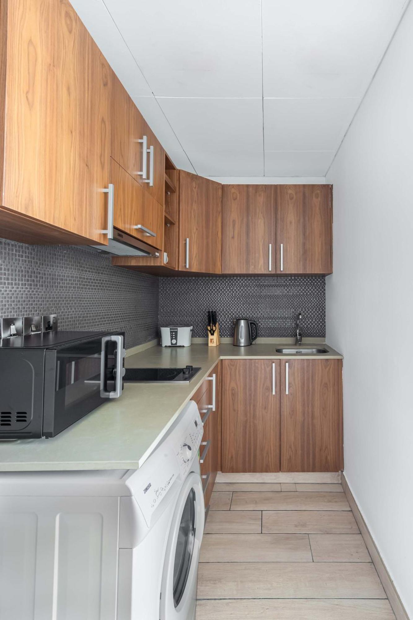 Silkhaus Newly Furnished Modern Difc With Balcony *